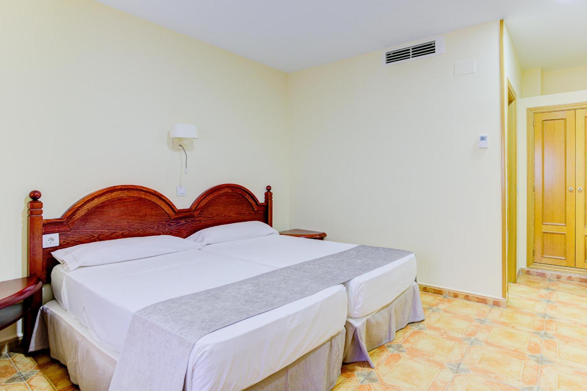 Hotel Pizarro Humanes de Madrid Eksteriør billede